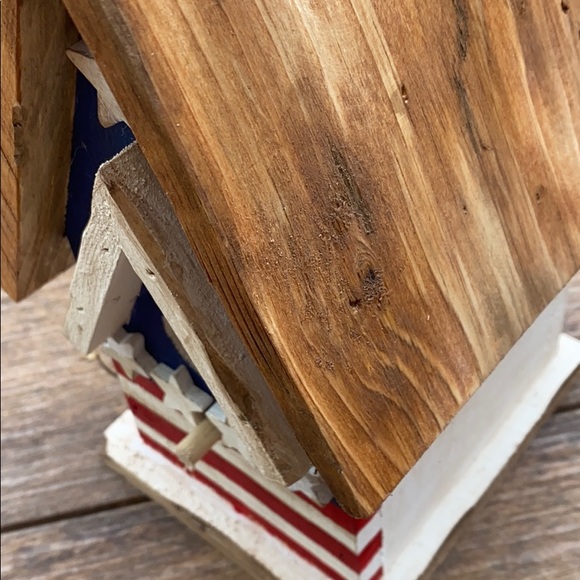 🇺🇸 Handpainted Americana Birdhouse - Functional - Picture 9 of 11